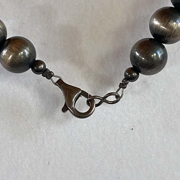 Navajo Pearls Necklace - Picture 3 of 4